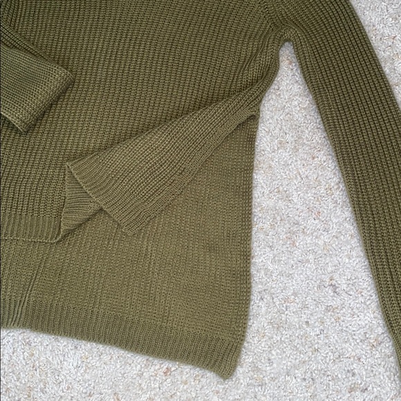 Derek Heart Sweater - Picture 3 of 6